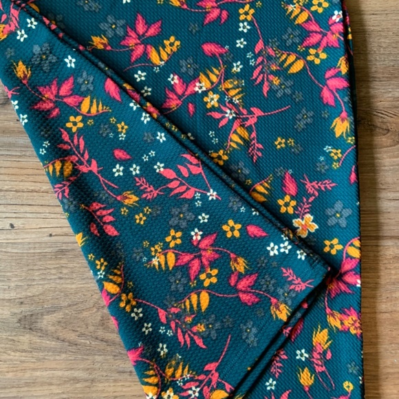 Lularoe Pencil Skirt Size Small - Picture 3 of 5
